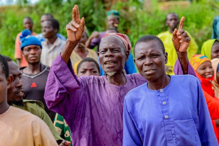 Gwamnati ta kara kudin yin fasfo zuwa N100,000 da kuma N200,000